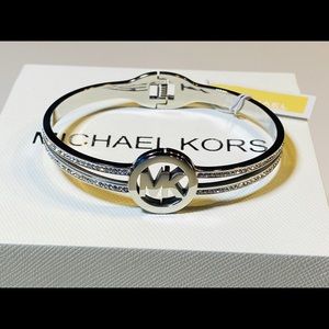 Set of three bracelets silver